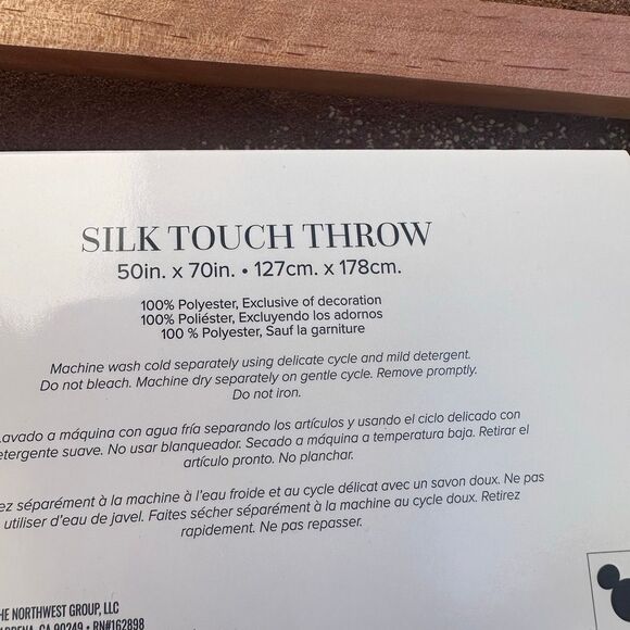 Disney Winnie The Pooh Silk Touch Throw Blanket 50”x70” Explorer Pooh NEW - Picture 4 of 5